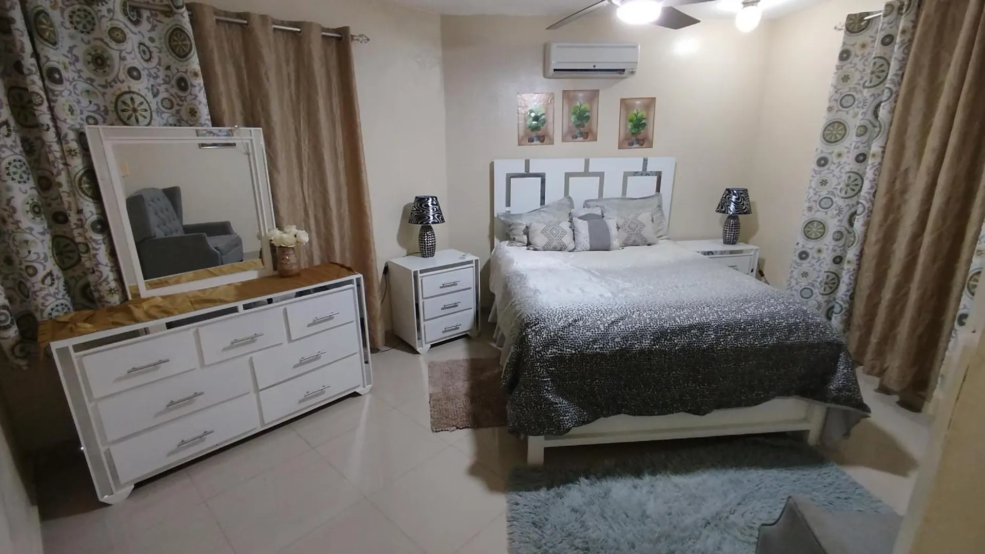 Residencial Oasis Villa Juan Lopez 0*,